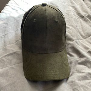 Velvet olive green cap